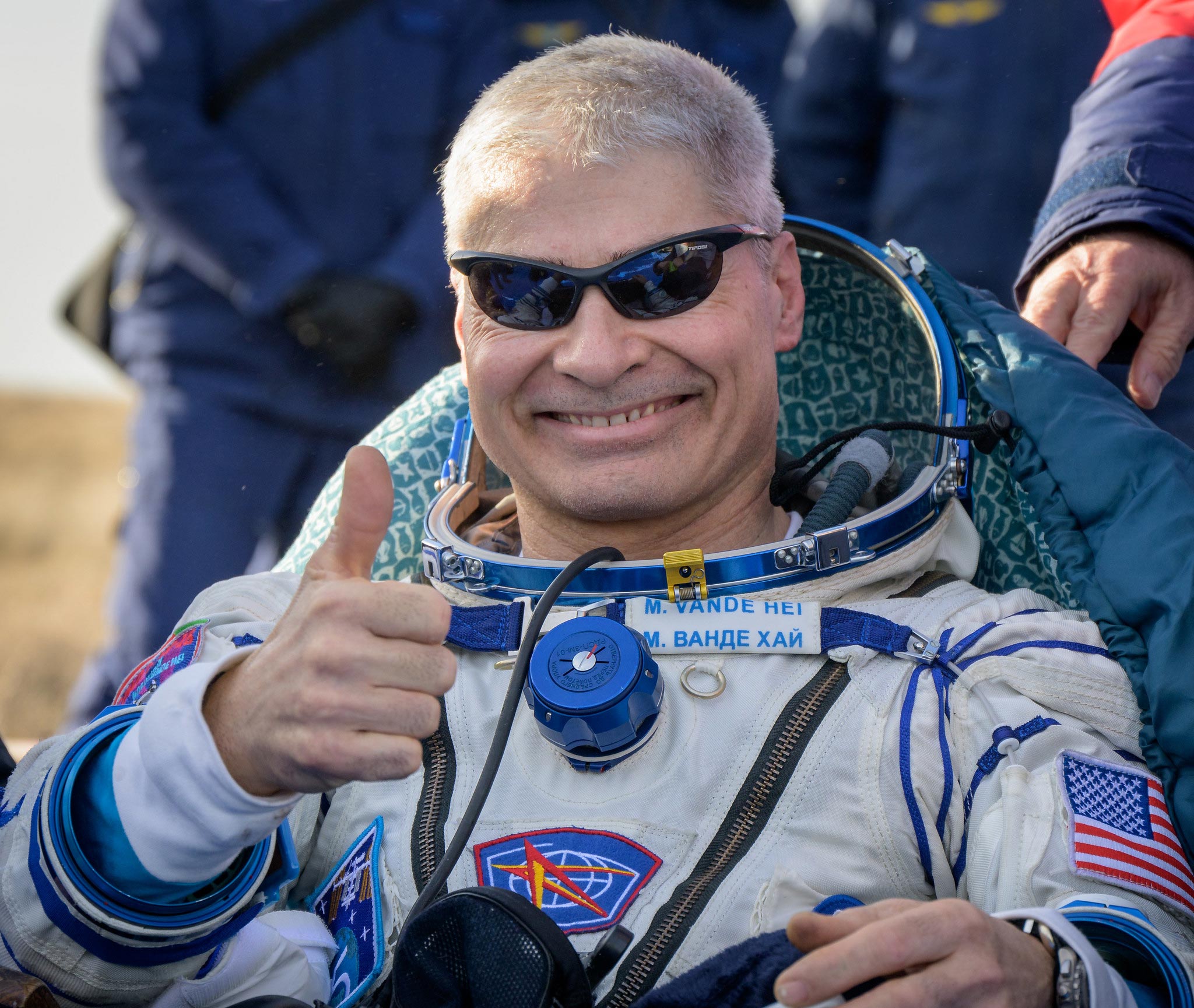 Een Nasa Astronaut En Twee Astronauten Keren Terug Van Het Internationale Ruimtestation