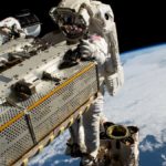 Astronauten op het internationale ruimtestation bereiden zich voor op het verzamelen van monsters van micro-organismen tijdens een komende ruimtewandeling, omdat het vertrek van de Starliner-bemanning is uitgesteld