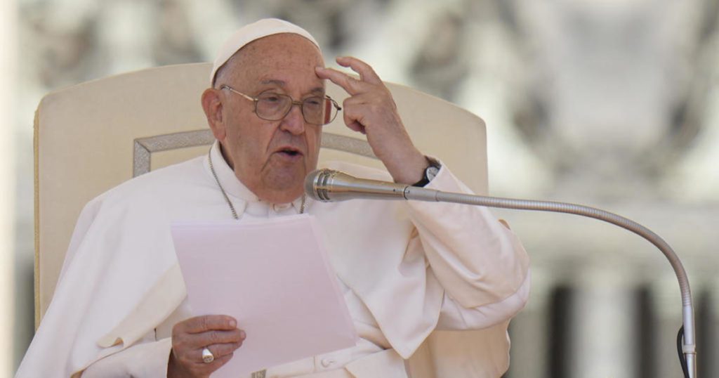 Paus Franciscus heeft voor de tweede keer in slechts enkele weken homofobe taal tegen mannen gebruikt, aldus het Italiaanse persbureau